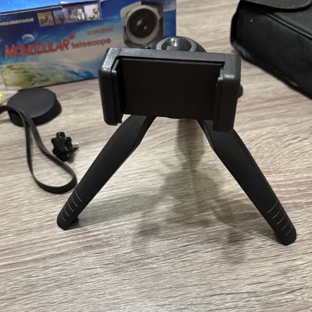 Green Monocular Telescope with Tripod - Picture 2 of 6